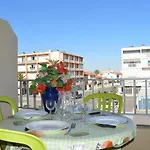 Bien Place Avec Terrasse En Face De St Cyprien Sc220-009 *