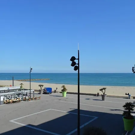 아파트 Bien Place Avec Terrasse En Face De St Cyprien Sc220-009