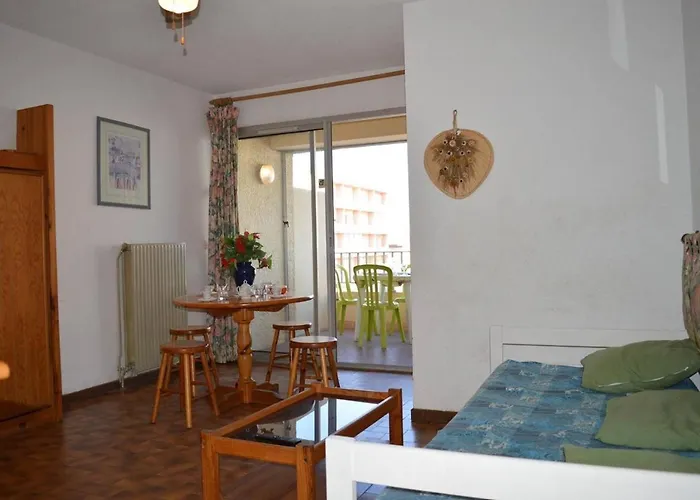 Bien Place Avec Terrasse En Face De St Cyprien Sc220-009 *
